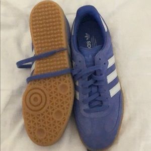 Adidas blue/purple tennis shoes